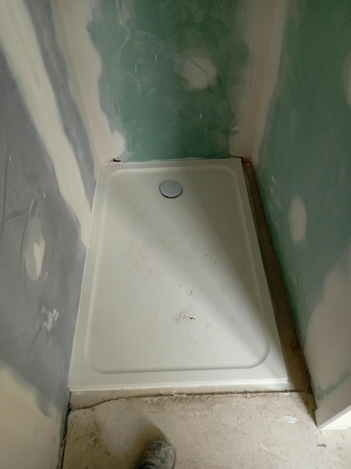 Installation d'un receveur de douche en rénovation